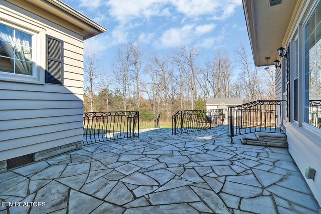 233 Morgan Rd, Crossville, TN 38555