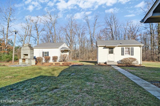 233 Morgan Rd, Crossville, TN 38555