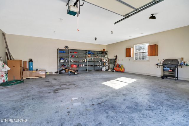 233 Morgan Rd, Crossville, TN 38555