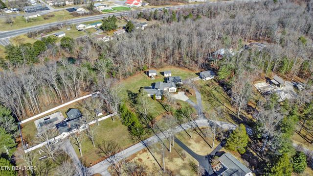 233 Morgan Rd, Crossville, TN 38555