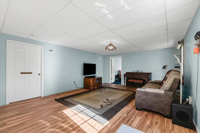 142 COUNTY ROAD 402-A, Fayette, MO 65248