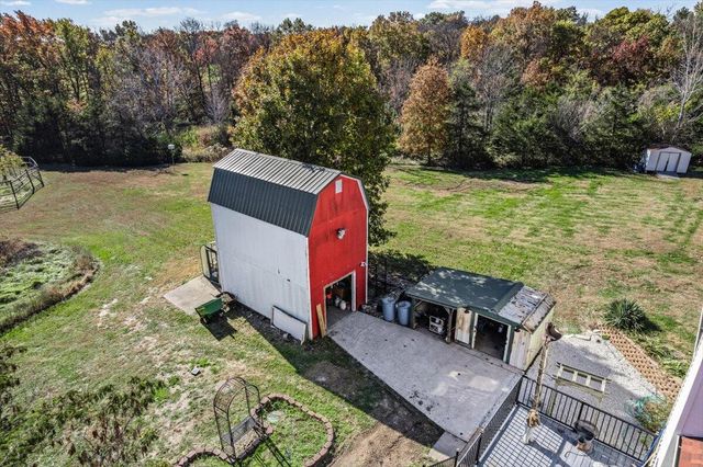 142 COUNTY ROAD 402-A, Fayette, MO 65248