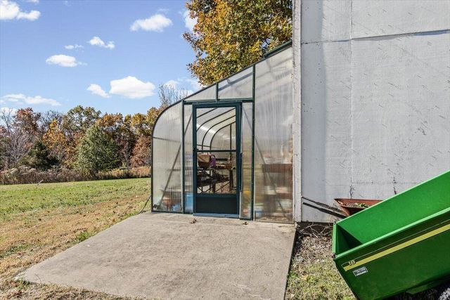 142 COUNTY ROAD 402-A, Fayette, MO 65248