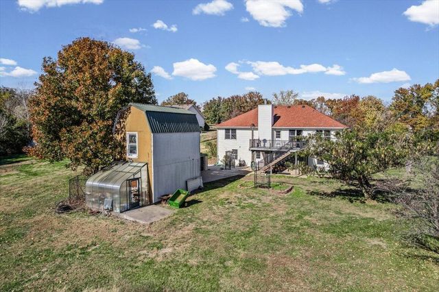 142 COUNTY ROAD 402-A, Fayette, MO 65248