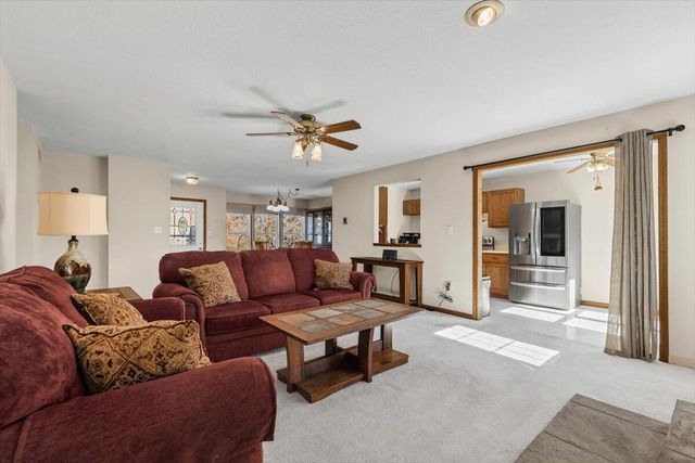 142 COUNTY ROAD 402-A, Fayette, MO 65248