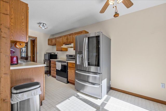 142 COUNTY ROAD 402-A, Fayette, MO 65248