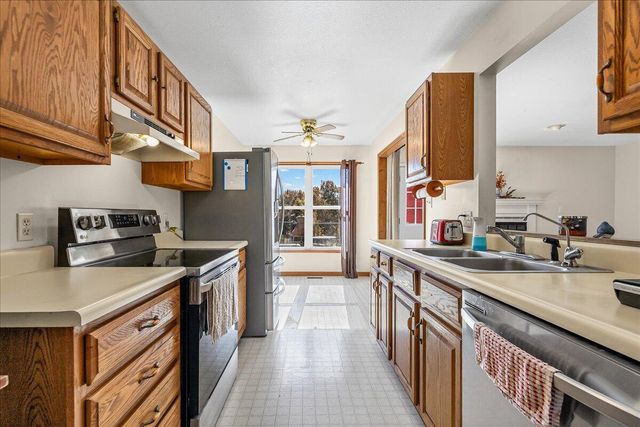 142 COUNTY ROAD 402-A, Fayette, MO 65248