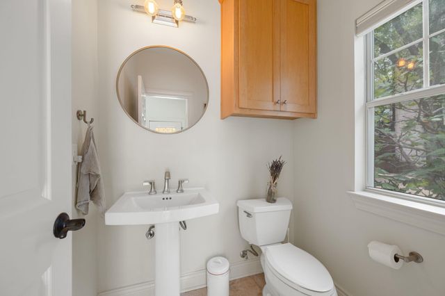 601 Upson ST D, Austin, TX 78703