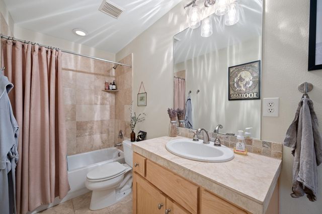 601 Upson ST D, Austin, TX 78703