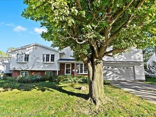 33195 Swallow Drive, Rockwood, MI 48173