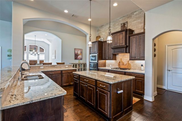 825 Galloway Mist Lane, Friendswood, TX 77546