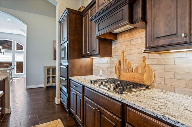 825 Galloway Mist Lane, Friendswood, TX 77546