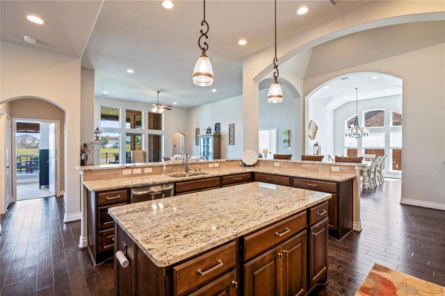 825 Galloway Mist Lane, Friendswood, TX 77546