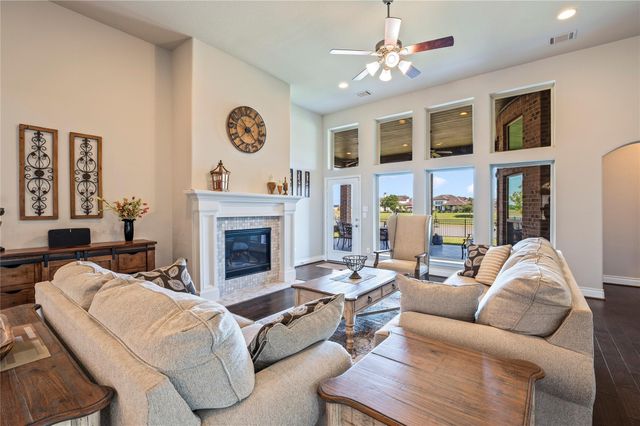 825 Galloway Mist Lane, Friendswood, TX 77546