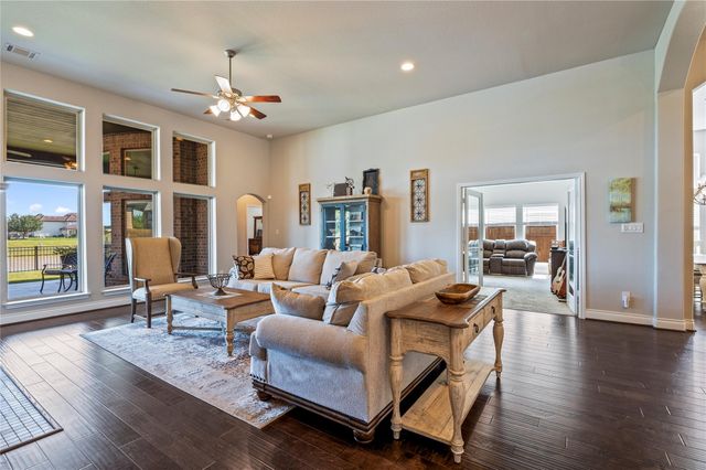 825 Galloway Mist Lane, Friendswood, TX 77546