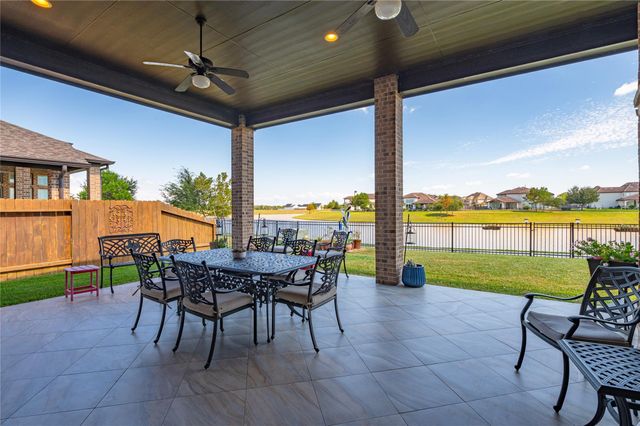 825 Galloway Mist Lane, Friendswood, TX 77546
