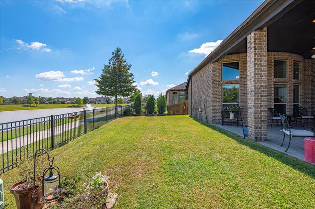 825 Galloway Mist Lane, Friendswood, TX 77546