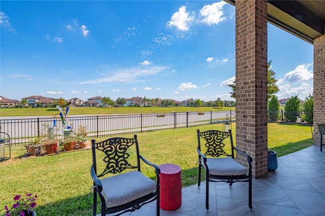 825 Galloway Mist Lane, Friendswood, TX 77546