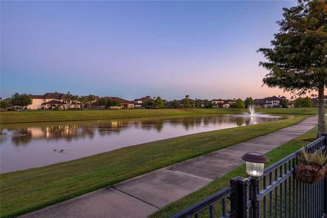 825 Galloway Mist Lane, Friendswood, TX 77546