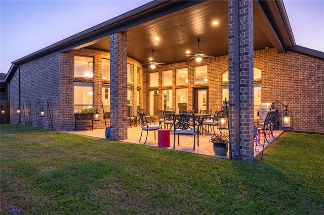 825 Galloway Mist Lane, Friendswood, TX 77546