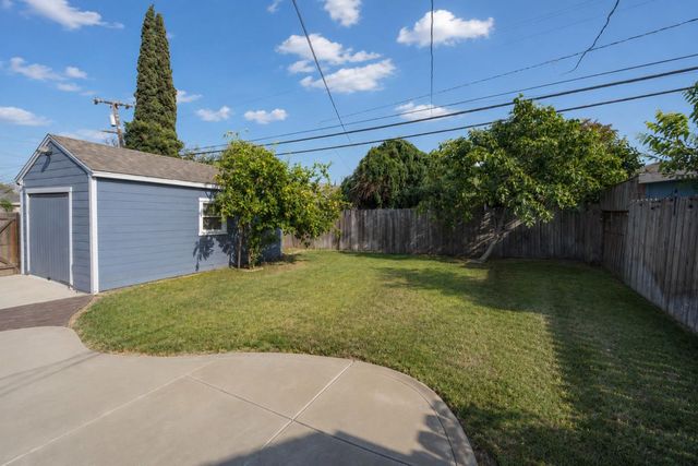 1956 Elmwood Ave, Stockton, CA 95204