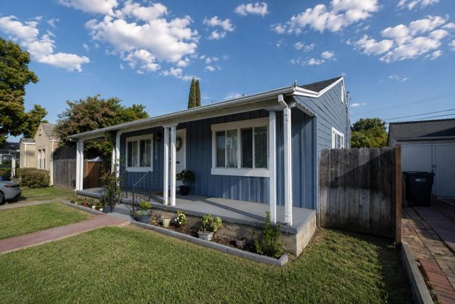 1956 Elmwood Ave, Stockton, CA 95204