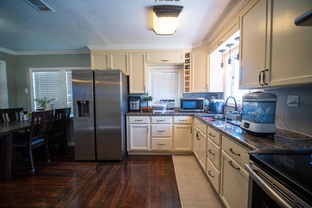 1956 Elmwood Ave, Stockton, CA 95204