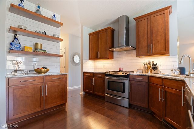 520 Pga Boulevard, New Philadelphia, OH 44663