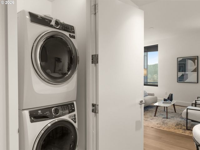 550 Sw 10TH Ave 2604, Portland, OR 97205