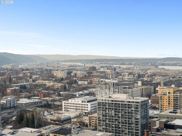 550 Sw 10TH Ave 2604, Portland, OR 97205