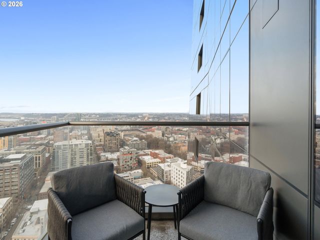 550 Sw 10TH Ave 2604, Portland, OR 97205