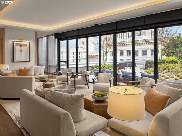 550 Sw 10TH Ave 2604, Portland, OR 97205