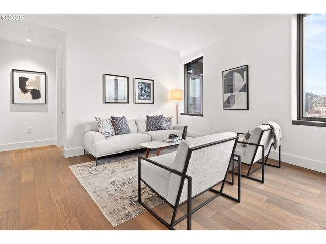 550 Sw 10TH Ave 2604, Portland, OR 97205