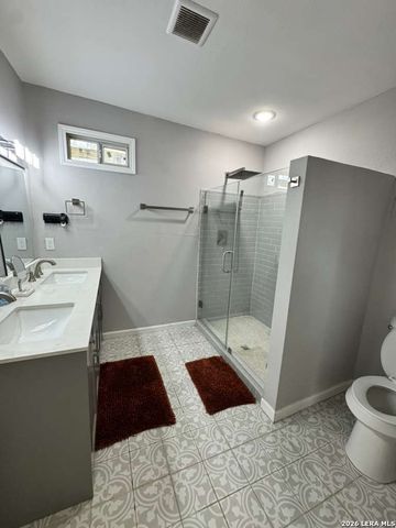 1035 W WILDWOOD DR, San Antonio, TX 78201