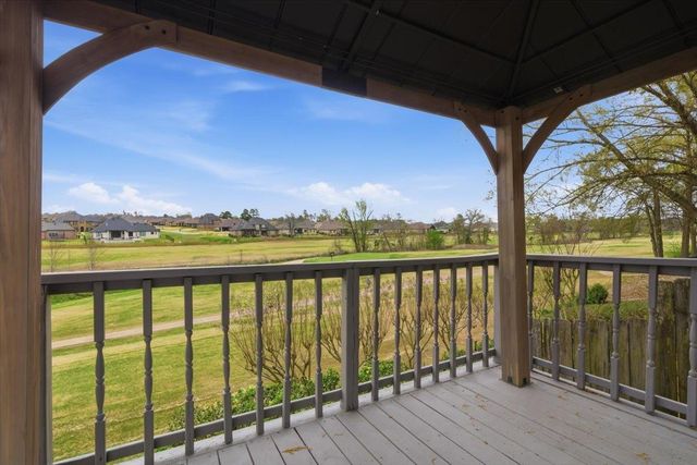 2 Oak Creek Ridge Drive, Longview, TX 75605