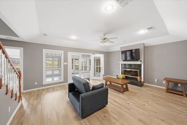 2 Oak Creek Ridge Drive, Longview, TX 75605