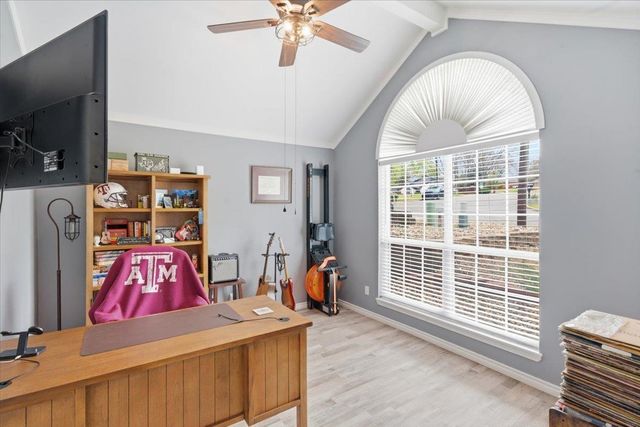 2 Oak Creek Ridge Drive, Longview, TX 75605