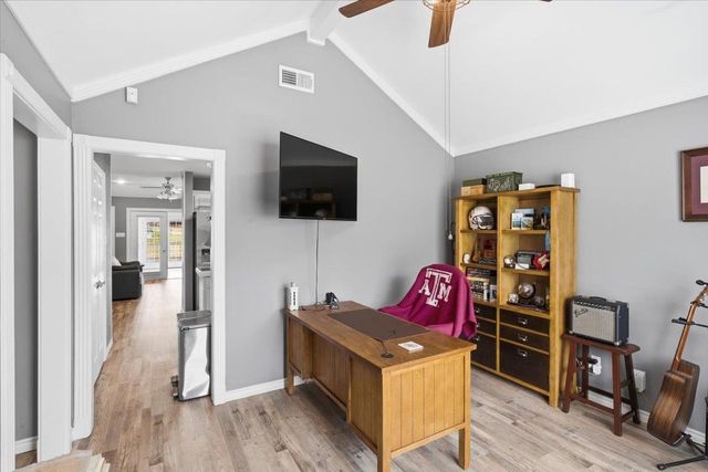 2 Oak Creek Ridge Drive, Longview, TX 75605