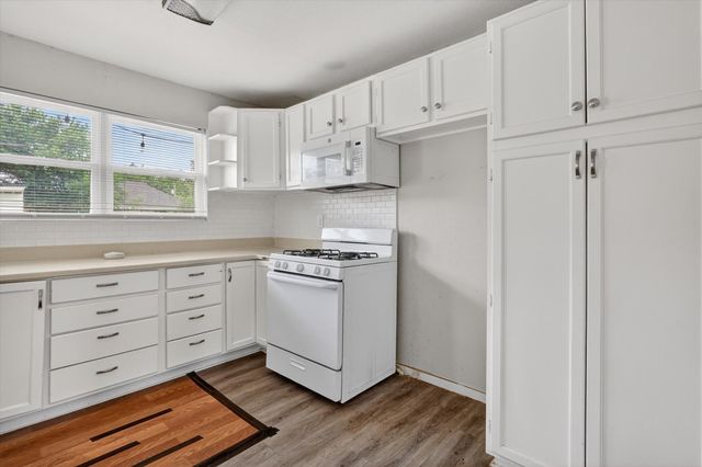 221 2nd Street, Wilmer, TX 75172