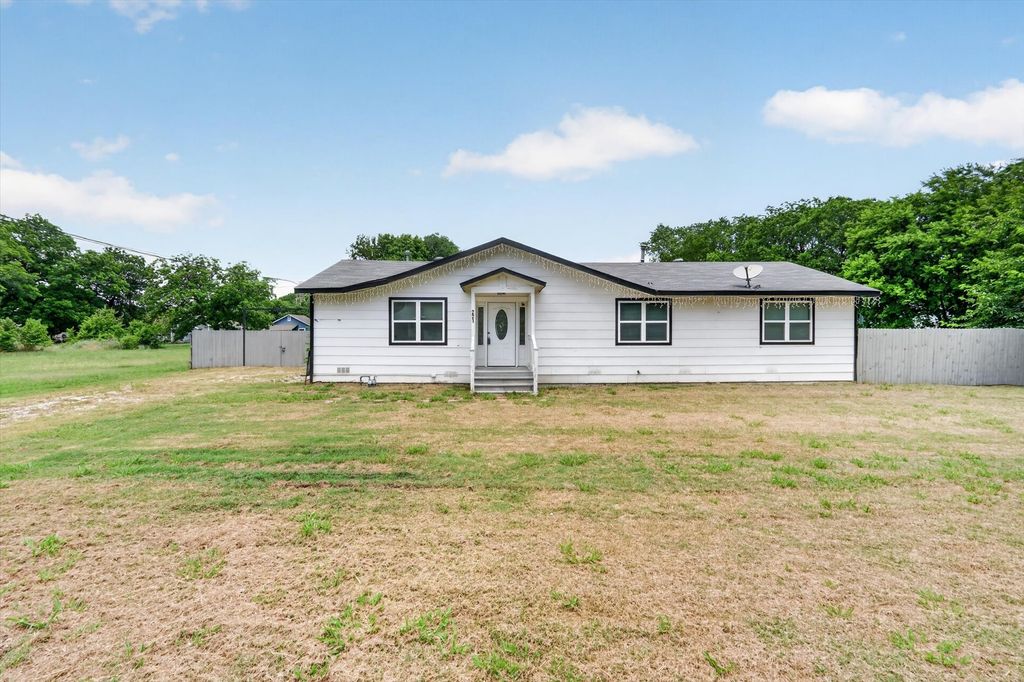 221 2nd Street, Wilmer, TX 75172