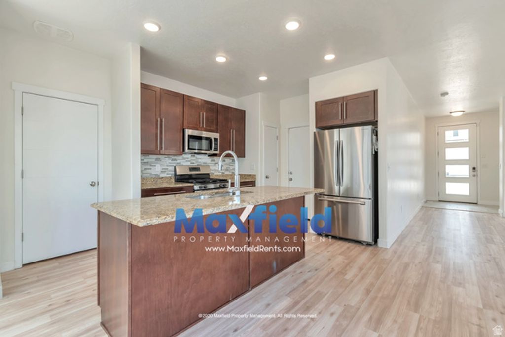 Image 9 of property listing at 13343 S FALLOWFIELD LN, Herriman, UT 84096