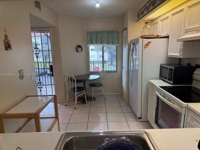 1351 SW 141st Ave 205G, Pembroke Pines, FL 33027
