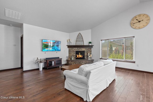 2854 W Sorbonne Dr, Coeur D'alene, ID 83815