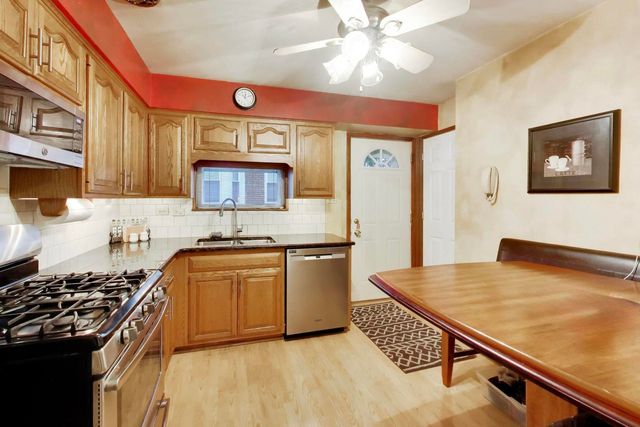 8332 N Oketo Avenue, Niles, IL 60714
