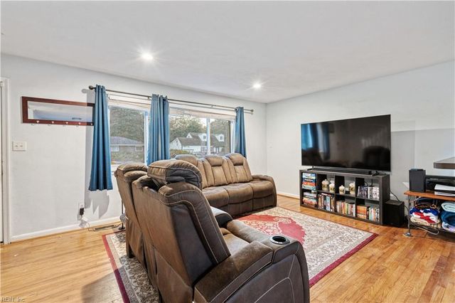 572 Rose Marie AVE, Virginia Beach, VA 23462