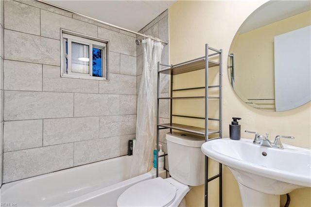 572 Rose Marie AVE, Virginia Beach, VA 23462