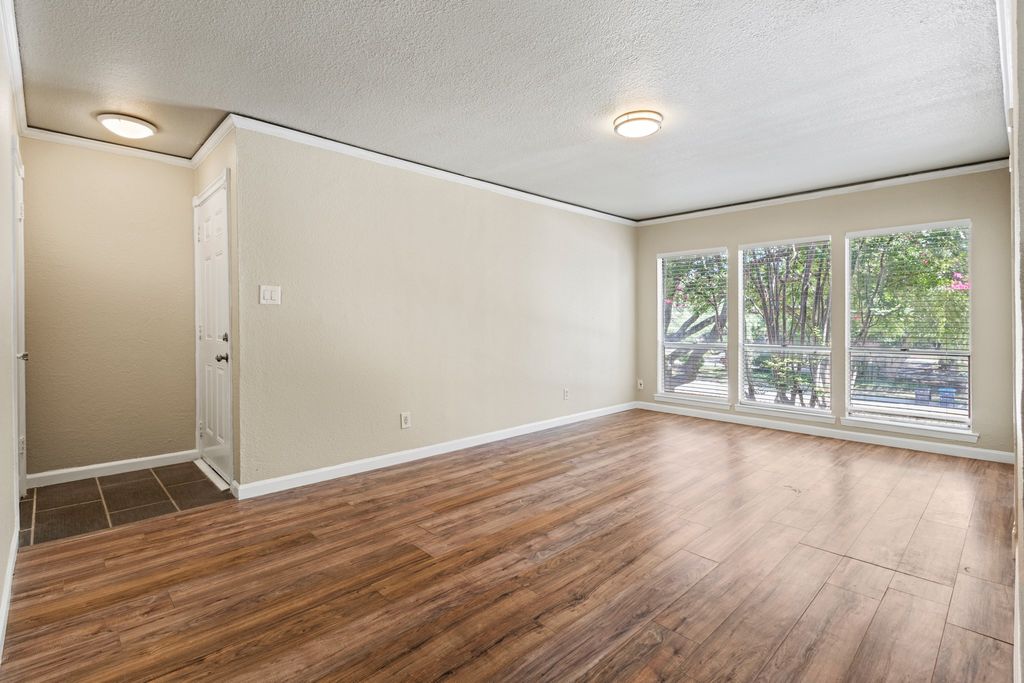 5634 Boca Raton Boulevard 209, Fort Worth, TX 76112