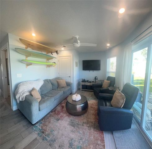 2045 Nettles Blvd, Jensen Beach, FL 34957