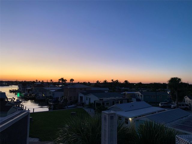 2045 Nettles Blvd, Jensen Beach, FL 34957