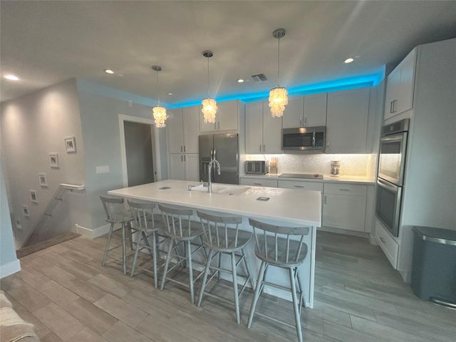 2045 Nettles Blvd, Jensen Beach, FL 34957